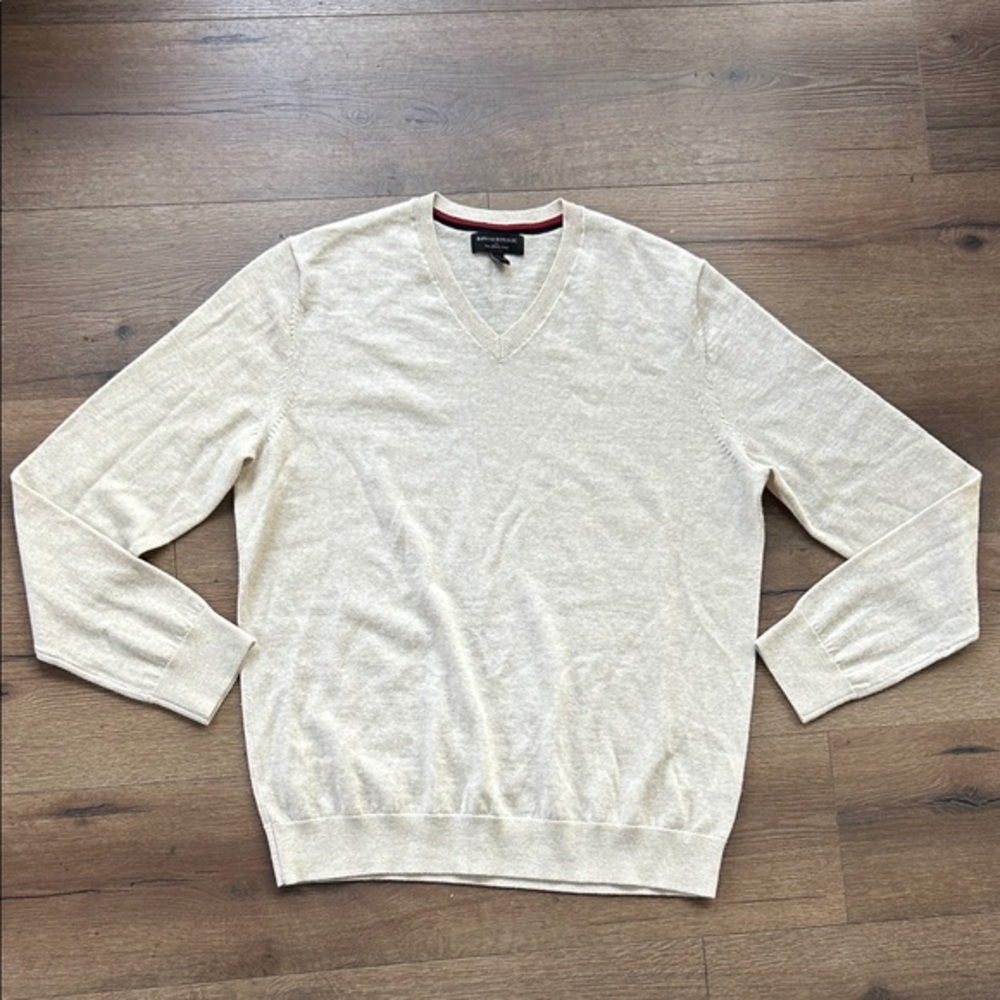 Banana Republic V neck merino Wool Sweater ! Large